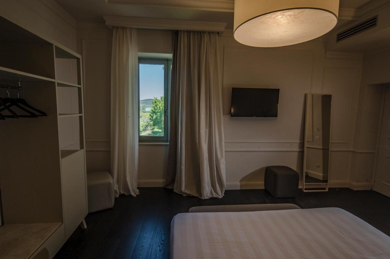 Isola Polvese Resort Castiglione del Lago Exterior photo